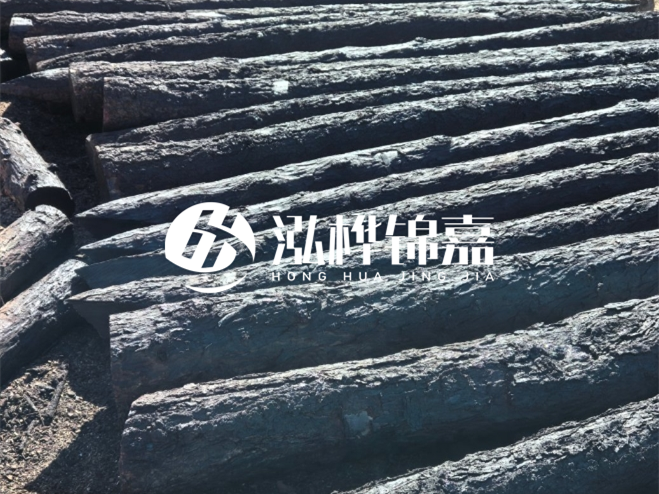 經(jīng)過(guò)防腐處理的松木樁價(jià)格貴多少？炭化處理的松木樁貴多少？