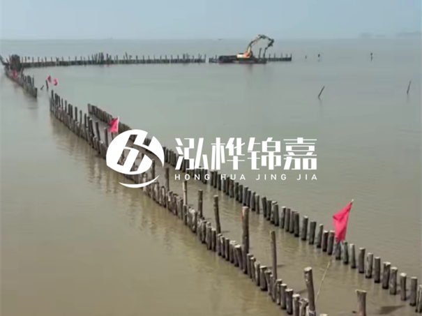 河道護(hù)坡打樁對河岸保護(hù)有何作用？河道松木樁水面需要預(yù)留多長？